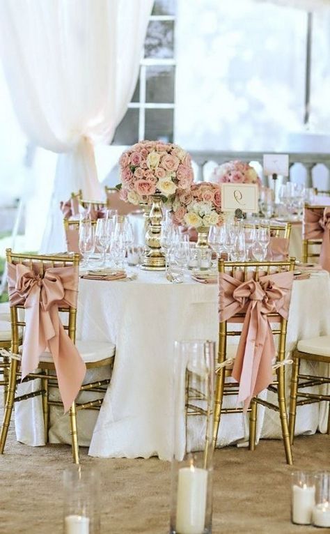 30+ Dusty Rose Wedding Color Ideas | Colors for Wedding - Part 2 Dusty Rose Wedding Colors, Vintage Shabby Chic Wedding, Shabby Chic Wedding Decor, Farmhouse Bench, Bench Diy, Dusty Rose Wedding, Boda Mexicana, Wedding Reception Tables, Grain Sack