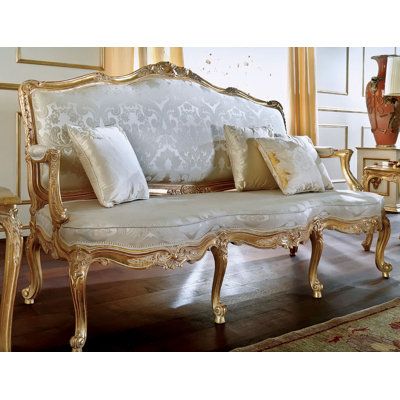 Victorian Sofa Living Room, French Loveseat, Rustic Italian Home Decor, French Provincial Sofa, Rustic Italian Home, Dressing Design, Victorian Sofa, Rustic Furniture Diy, French Style Homes