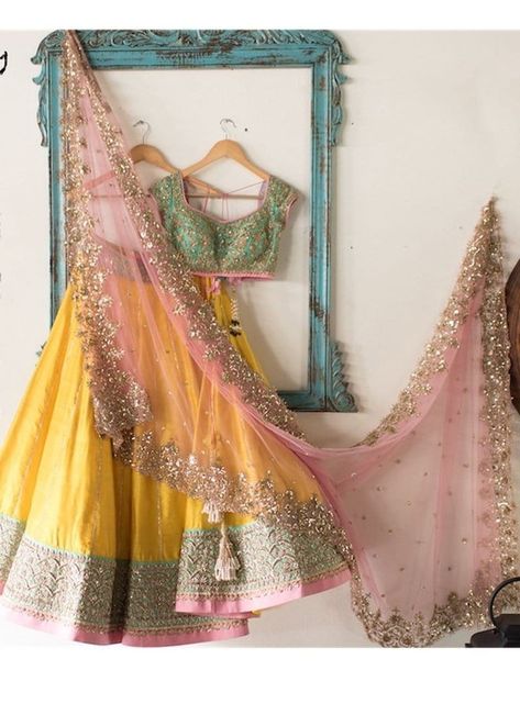 Beautiful Lehenga Designs, Chanderi Silk Lehenga, Gorgeous Lehenga, Beautiful Lehenga, Crystal Work, Pink Dupatta, Silk Lehenga Choli, Simple Lehenga, Lehenga Saree Design