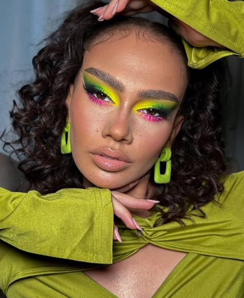 makeup looks/ makeup ideas/eye makeup/eye shadow looks/ lips/ lipsticks/ liparts/ hairstyles/ earrings/ green /nude looks Tropical Makeup Look, Jungle Makeup, Pink And Green Makeup, Makeup Neon, Makeup Collage, Yellow Makeup, Color Eyes, Dance Makeup, Makeup Challenges