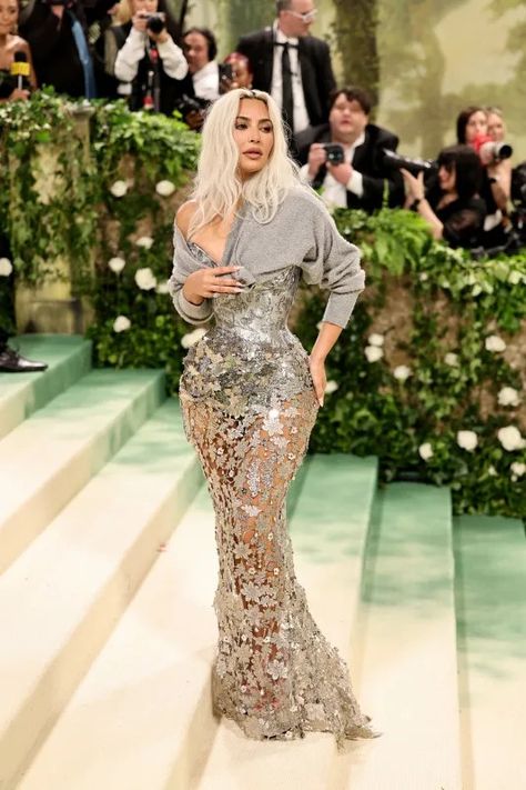 Critics Slam Kim Kardashian for Setting 'Gross Beauty Standard' in Impossibly Tiny Corset Dress Kim Kardashian Dress, Kardashian Dresses, Kardashian Fashion, Kim Kardashian Dresses, Transparent Dress, Tv Personality, Kim Kardashian Red Carpet, Kardashian Style, Kim K