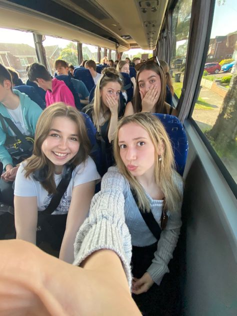 Bus School Trip, School Trip Aesthetic Bus, School Trips Aesthetic, School Trip Bus, Bus Travel Aesthetic, School Trip Aesthetic, School Bus Pictures, Photo Voyage, France Trip