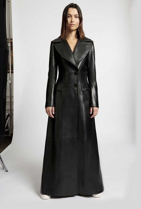 Leather Coats, Black Leather Coat, Long Leather Coat, Dark Autumn, Leder Outfits, Older Women Fashion, Langer Mantel, Leather Trench, Womens Jackets