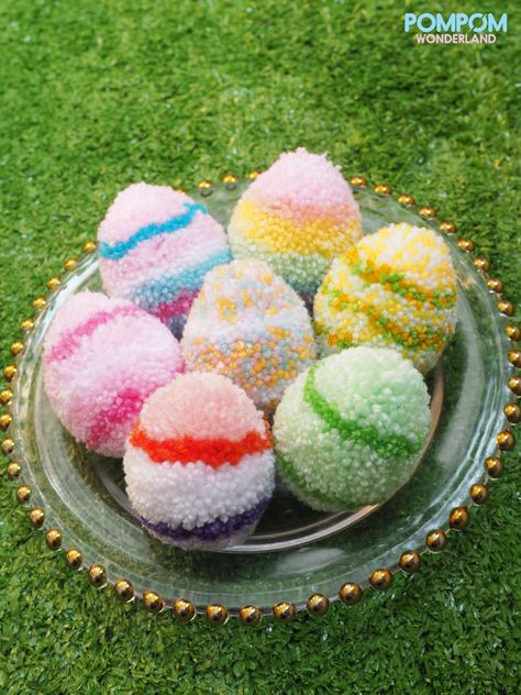 Pom Pom Easter Bunny, Pom Pom Crafts For Adults, Easter Pom Pom Crafts, Yarn Easter Eggs, Easter Pom Poms, Pom Pom Easter, Pompom Art, Pom Pom Bunny, Pom Pom Bunnies