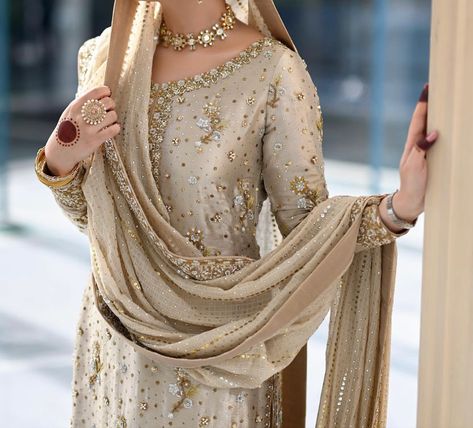 Nikkah Dupatta, Dr Haroon, Dupatta Setting, New Bridal Dresses, Nikkah Bride, Nikah Dress, Nikkah Dress, White Bridal Dresses, Bridal Dresses Pakistan