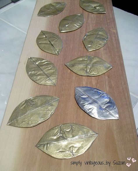 Hometalk :: Easy Metal Leaf Tutorial Wire Leaves Diy, Metal Leaves Diy, Hope Chest Makeover, Painted Vintage Furniture, Gold Leaf Diy, Wire Ideas, Diy Dresser Makeover, Custom Painted Furniture, Seashell Wreath