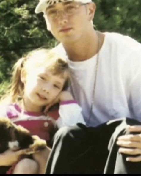 mockingbird by eminem (2005) @eminem poured his heart out in the song “mockingbird,” dedicating it to his two young daughters, hailie jade and alaina marie (lainie), the niece whom he adopted, they were 9 and 10 years old at the time he recorded the song. through his lyrics, eminem offered a heartfelt apology and a promise to his girls, vowing to be the father they deserved and to provide them with a better life, who had to endure a lot of hardships and struggles growing up in detroit. The... Eminem And His Daughter, Quotes Bob Marley, Lyrics Eminem, Eminem Mockingbird, Hicks Und Astrid, Hailie Jade, Eminems Daughter, Eminem Songs, Marley Quotes