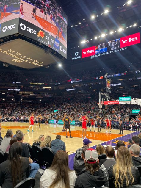 Nba Game Aesthetic, Basketball Game Aesthetic, Basketball Wife Aesthetic, Pelicans Basketball, Boyfriends Birthday Ideas, Autumn Moodboard, Sarah Dessen, Basketball Aesthetic, Phoenix Suns Basketball