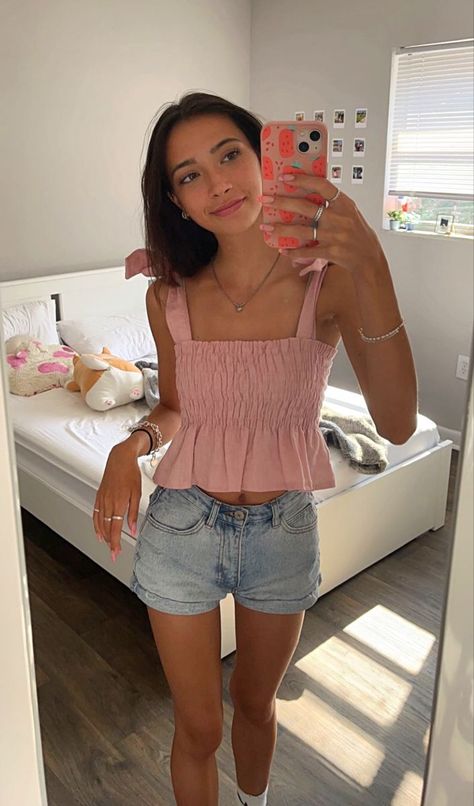 simple cute outfit inspo Modest Summer Outfits Aesthetic Casual, Pink Top Outfit Aesthetic, Summer Outfit Inspo Modest, Alt Summer, Outfits Alt, Cap Cod, Outfits Asian, Cute Summer Fits, Outfits Amazon