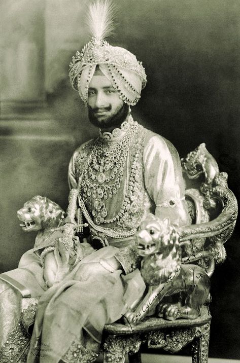 King Of India, Cleveland Art, Royal Indian, Vintage India, History Of India, National Costume, Ancient India, National Portrait Gallery, Indian History