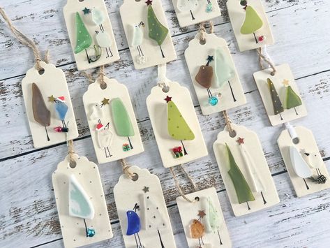 Christmas Sea Glass Ornament and Gift Tag - Etsy UK Glass Ornaments Diy, Sea Glass Diy, Coastal Ornament, Beach Glass Crafts, Ornament Tags, Christmas Tree Charm, Beach Ornaments, Jewelry Christmas Tree, Glass Art Projects