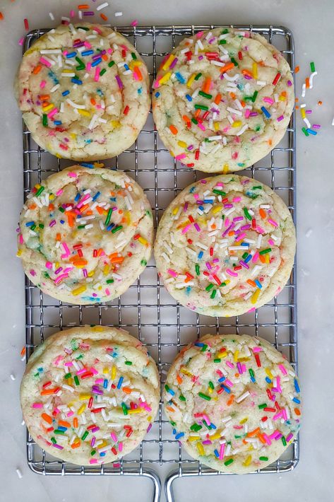 Crumbl Confetti Cookie Copycat, Funfetti Sandwich Cookies, Funfetti Cookies Recipe, Sprinkle Butter Cookies, Confetti Sugar Cookies, Confetti Cookies Recipe, Sugar Sprinkle Cookies, Preppy Cookies, Sprinkled Cookies