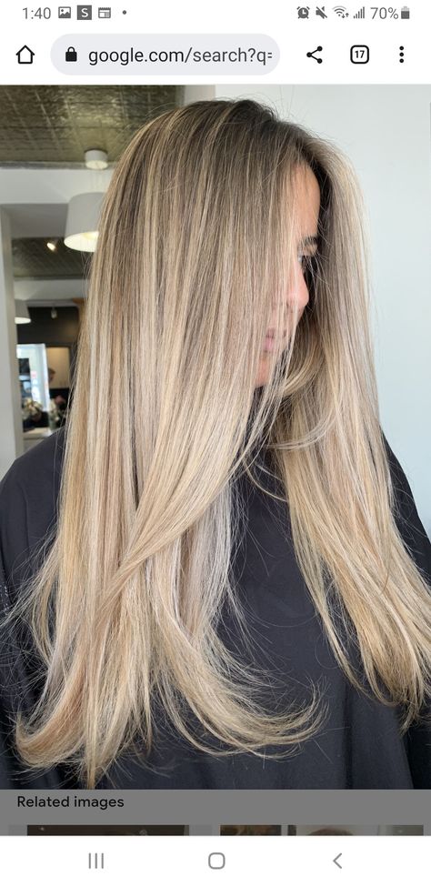 Sandy Blonde Hair With Dark Roots, Blonde Hair Blended With Dark Roots, Creamy Blonde Hair Dark Roots, Blonde Hair Color With Dark Roots, Blonde Root Drag, Blonde Root Stretch, Blended Roots, Blonde 2024, Cream Blonde Hair