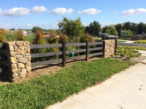 Perimeter Fence Ideas, Subdivision Entrance, Entrance Gates Driveway, Post And Rail Fence, Fence Options, Timber Gates, House Fence Design, Driveway Entrance, Farm Gate