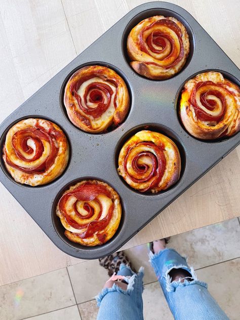 Pepperoni Pizza Roses — Always & Whatever Superbowl Pizza Snacks, Pizza Rolls Appetizers, Pepperoni Finger Foods, Pepperoni Pizza Pinwheels Crescent Rolls, Puff Pastry Pepperoni Pizza Snack, Pizza Themed Appetizers, Rose Pepperoni Rolls, Pizza Roses Recipe, Rose Pepperoni Pizza Rolls