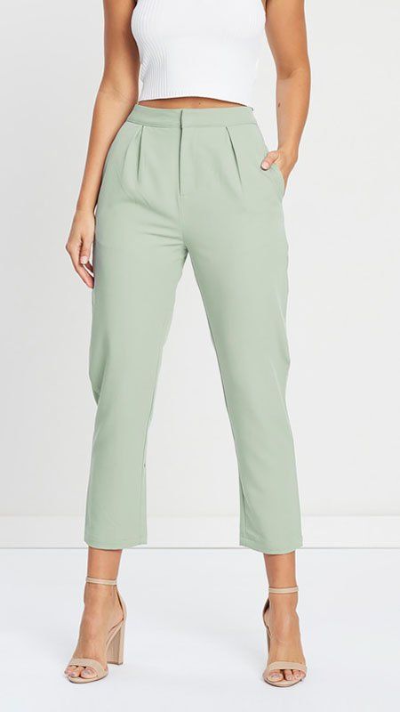 How to Wear Mint Green Colour - The Trend Spotter Green Pants Outfit Work, Mint Green Pants Outfit, Mint Pants Outfit, Green Trousers Outfit, Mint Green Fashion, Dramatic Clothes, Mint Green Outfits, Green Top Outfit, Mint Green Pants