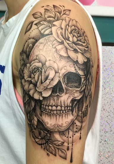 Skull Sleeve Women, Womens Skull Tattoo Ideas, Skull With Peonies Tattoo, Girly Skull Tattoos Flowers Half Sleeves, Shoulder Skull Tattoos For Women, Delicate Skull Tattoo, Skull Flower Tattoo Women, Skull Women Tattoo, Skull Thigh Tattoo Women