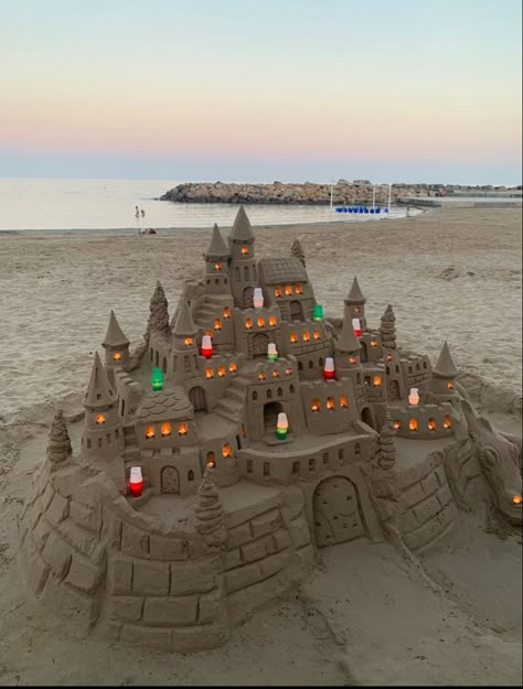 Building Sand Castles The Beach, Sand Castle Aesthetic, Sand Castle Ideas, Sandcastle Ideas, Castle On The Beach, Sand Ideas, Beach Sand Art, Building Sand, New Year's Games