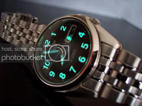 The understated SNK381 Simple Retro, Samsung Gear Watch, Smart Watch