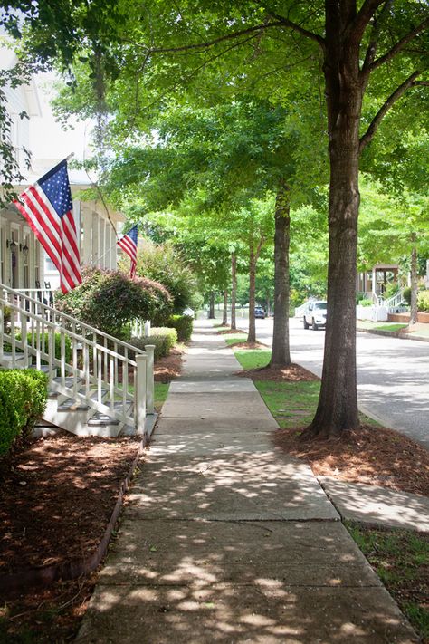 A STROLL THROUGH THEIR NEIGHBORHOOD. Beautiful Neighborhoods Street, American Neighborhood Aesthetic, Happy Neighborhood, American Neighborhood, America House, Walking Home From School, House In America, America Aesthetic, Life In Usa