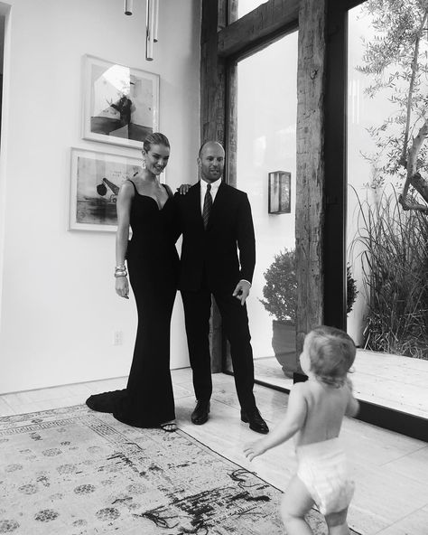 Rosie And Jason, Jason Statham And Rosie, By Any Means Necessary, Rosie Huntington, Manama, Jason Statham, Huntington Whiteley, Rosie Huntington Whiteley, Photo Couple