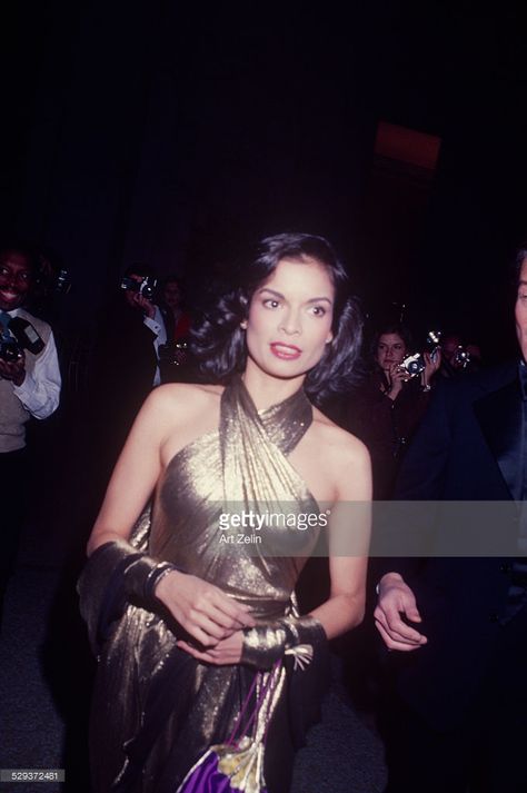 Bianca Jagger wearing a Halston gold lame dress; circa 1970; New York. 1970s Fashion Trends, Studio 54 Fashion, Moda Disco, Mode Disco, 70s Fashion Disco, Vintage Summer Fashion, Vintage Summer Outfits, Lame Dress, Bianca Jagger