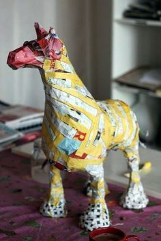 Paper Mache Horse, Paper Horse, Paper Mache Projects, Paper Mache Animals, Paper Mache Clay, Folding Origami, Paper Mache Art, Paper Mache Sculpture, Paper Mache Crafts