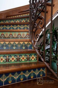 Mediterranean Staircase, Tiled Staircase, Aqua Tiles, Colorful Tiles, Casa Hobbit, Traditional Staircase, Tile Stairs, Italian Interior Design, Tuscan Design