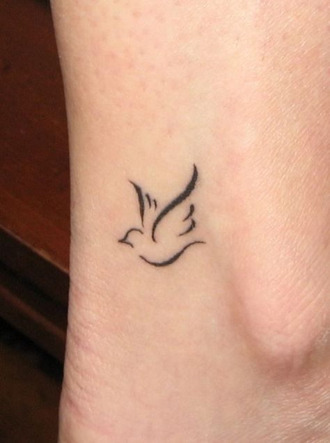 100 Small Bird Tattoos Designs with Images – Piercings Models Simple Bird Tattoo, A Small Tattoo, Dove Tattoo Design, Vogel Tattoo, Dove Tattoos, Tato Henna, Small Bird Tattoo, Dove Tattoo, Disney Tattoo