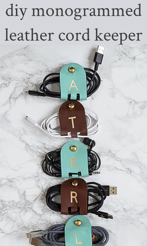 DIY Monogrammed Leather Cord Keepers are fairly quick to make, are so very useful! & make great gifts! Use your Cricut to cut the leather & iron on vinyl. Sac En Cuir Diy, Cord Keeper, Diy En Cuir, How To Make Leather, Diy Leather Projects, Diy Monogram, Cord Holder, Diy Leather Bag, Cricut Craft Room