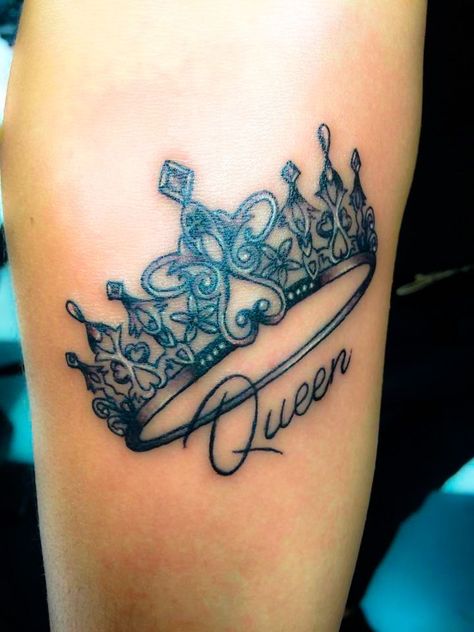 Beautiful Crown Tattoo, Queen Crown Tattoos For Women, Queen Crown Tattoo Design Beautiful, Crown Tattoo Design For Women, Queen Tattoo Ideas, Queen Tattoo For Women, Tiara Tattoo, Queen Crown Tattoo, Queen Tattoos