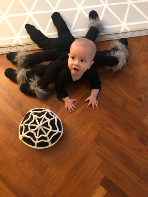 5 Month Old Halloween Costume, Spider Baby Costume, Baby Spider Costume, Goth Halloween Costume, The Itsy Bitsy Spider, Old Halloween Costumes, Fancy Dress Competition, Pineapple Nails, Spider Baby