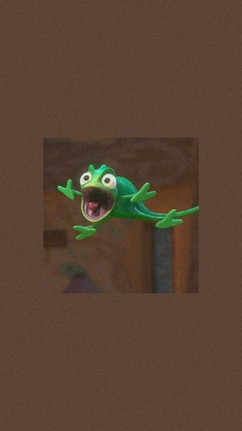 Pascal Wallpaper Tangled, Ios 16 Wallpaper Disney, Disney Watch Wallpaper, Tangled Phone Wallpaper, Disney Wallpaper For Iphone Lockscreen, Wallpaper Iphone Disney Backgrounds, Disney Background Aesthetic, Vintage Disney Aesthetic Wallpaper, Disney Lockscreen Aesthetic