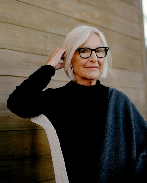 Eileen Fisher Meditates on What’s Next | The New Yorker Timeless Clothes, Eileen Fisher Style, Lisa Williams, Minimalism Fashion, Clothing Business, Yellow Shoes, French Women, Poses For Photos, The New Yorker