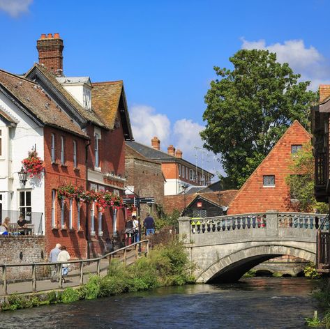 Winchester in Hampshire, England Room Ideas Kitchen, Winchester England, Home Decor Living Room Ideas, Small Room Ideas, Design Bedroom Ideas, Decor Living Room Ideas, Hampshire England, Hampshire Uk, Scenery Pictures