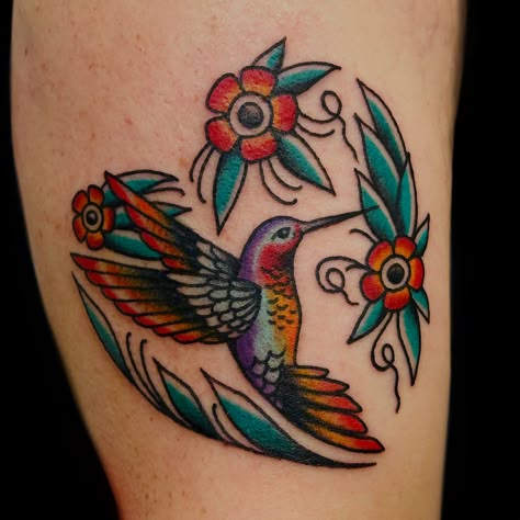 Hummingbird Tattoo Old School Style, Sailor Jerry Hummingbird Tattoo, American Trad Hummingbird, Humming Bird American Traditional Tattoo, Hummingbird Tattoo Neo Traditional, Hummingbird Tattoo Old School, Humming Bird Traditional Tattoos, Traditional Style Bird Tattoo, American Traditional Tattoos Hummingbird