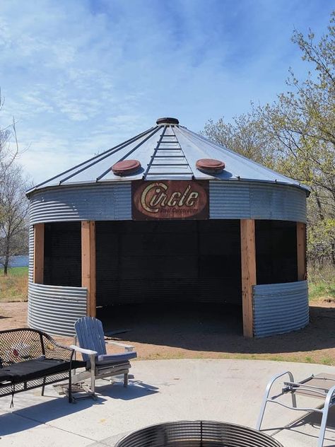 Grain Bin Gazebo Backyard Ideas, Grain Silo Ideas, Binzebo Ideas, Farm Gazebo, Silo Gazebo, Grain Bin Gazebo, Silo Ideas, Bin Gazebo, Gazebo Diy