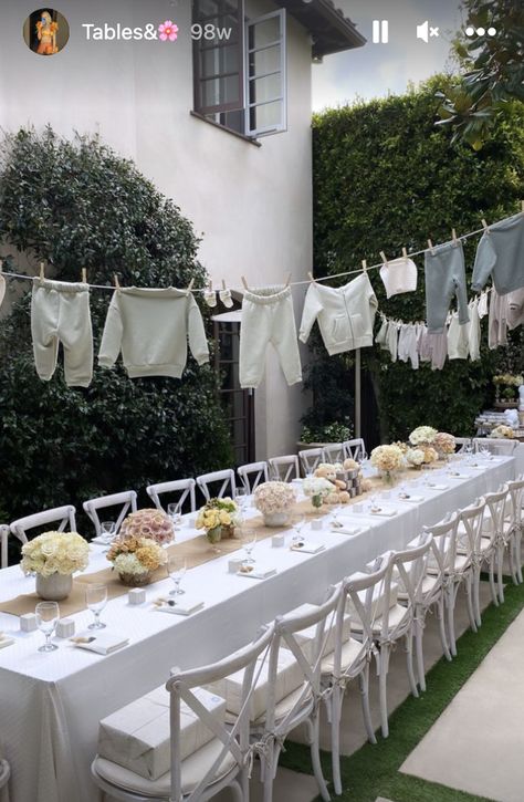 Backyard Baby Shower Seating, Aesthetic Babyshowers, Baby Shower No Balloons, Summer Picnic Baby Shower Ideas, Ikea Baby Shower, Long Table Baby Shower, Baby Shower Long Table Set Up, Back Yard Baby Shower Diy, Baby Shower Inspo Gender Neutral