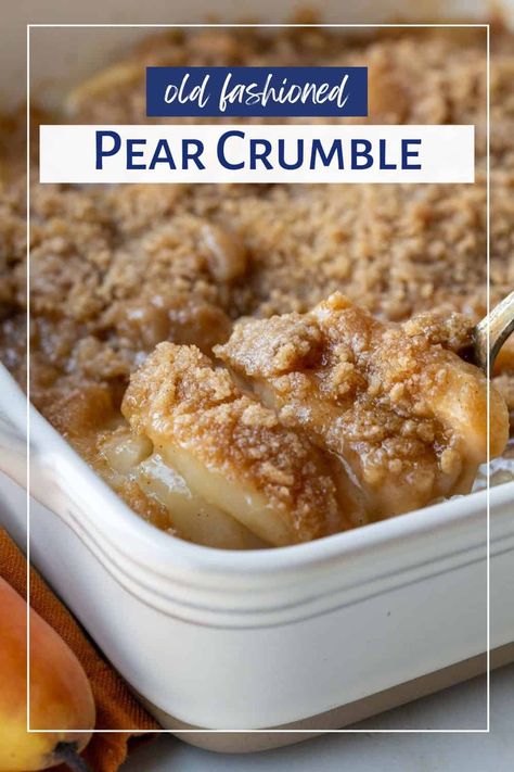 Pear Crumble is a warm and comforting fall dessert that uses plenty of fresh pears. It's topped with a cinnamon streusel and baked to perfection. Pear Recipes Healthy, Recipe Using Pears, Fresh Pear Recipes, Pear Crumble Recipe, Pear Recipes Easy, Blueberry Crumble Recipes, Vintage Desserts, Pear Cake Recipes, Pear Cobbler