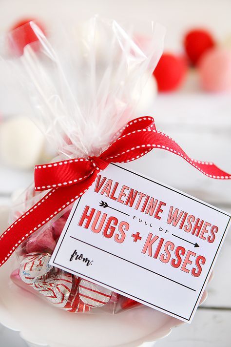 Valentine Wishes Full Of Hugs + Kisses | Valentine's Day Gift Ideas Selamat Hari Valentine, Saint Valentin Diy, Valentines Bricolage, Hari Valentine, Valentine Gifts For Kids, Valentine Wishes, Valentine's Day Printables, Valentine Gifts For Girlfriend, Valentines Day Food