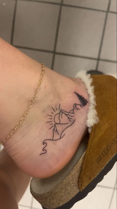 Cute Tattoos Nature, Tattoos For Your Lost Ones, Forest Tattoos Small, Easy Unique Tattoos, Travel Wrist Tattoos, Hiking Tattoos For Women Small, Small Camping Tattoo Ideas, Oregon Coast Tattoo Ideas, Body Disphorphia Tattoo Ideas