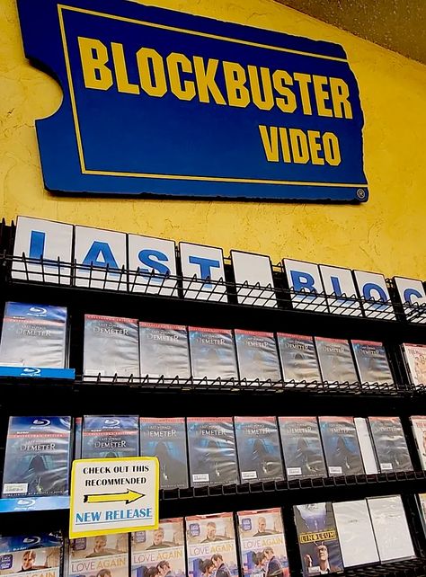 Blockbuster Aesthetic, 2000 Nostalgia, 90s Decor, 1990s Nostalgia, Memorabilia Display, Yard Inspiration, 90s Theme Party, Blockbuster Video, Matthew Fox