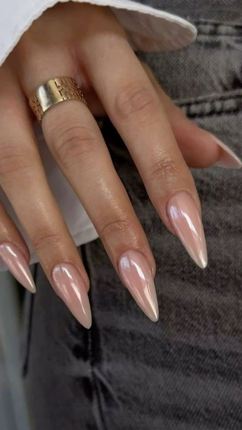 nail art Nail Inspo Almond Natural, Nail Minimalist Design, Pointed Acrylic Nail Designs, Neutral Cute Nails, Blush Nails Acrylic, Elegant Nails Aesthetic, Aesthetic Nail Photos, Neutral Nail Designs Almond, Nails Classy Simple