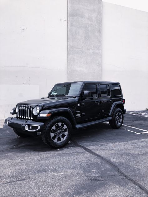 Black Jeep Wrangler JL Sahara White Jeep Wrangler, Black Jeep Wrangler, Jeep Sahara, Tesla Electric Car, Auto Jeep, Cars Black, 2012 Jeep Wrangler, Wrangler Unlimited Sahara, Vintage Jeep