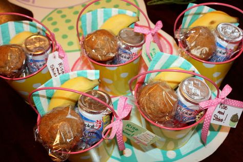 Love these little breakfast buckets... so cute for teacher appreciation :^) Teacher Treats, Volunteer Appreciation, Staff Appreciation, Crafty Gifts, Employee Appreciation, Teacher Appreciation Week, Gifts For Teachers, Appreciation Gifts, School Gifts