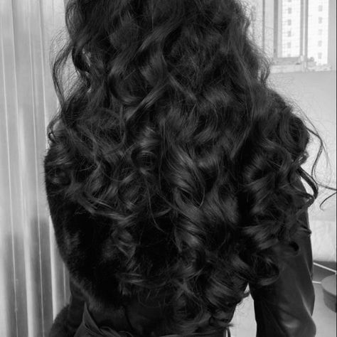 Black Hair Aesthetic, Nice Hair, Leigh Bardugo, Black Curly Hair, Inner Circle, Silky Hair, Dream Hair, Long Curly Hair, Hermione Granger