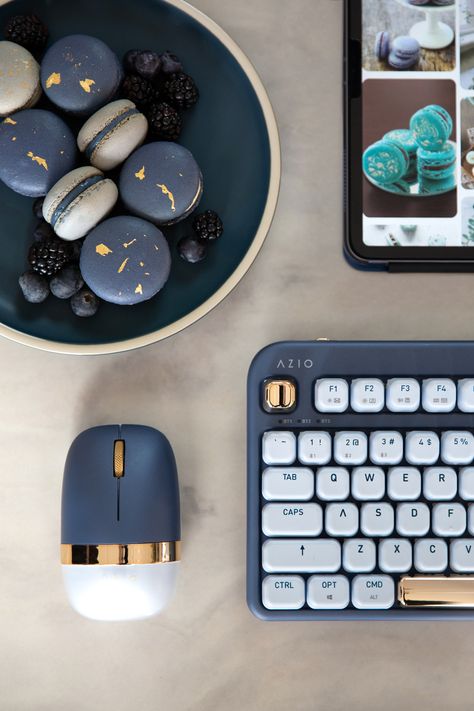 Black And Gold Office Design, Keyboard And Mouse Aesthetic, Desk Accessories Aesthetic, Office Set Up, Gaming Set Up Aesthetic, Cubicle Aesthetic, Blue Office Design, Cool Keyboards, Cubical Ideas