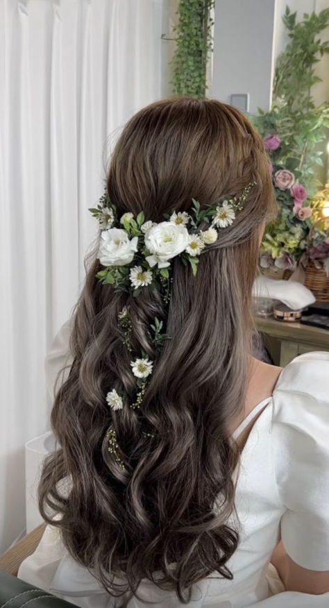 Vlasové Trendy, Quince Hairstyles, Long Hair Wedding Styles, Wedding Hair Inspiration, Hairdo For Long Hair, Wedding Hair And Makeup, Homecoming Hairstyles, Aesthetic Hair, Bride Hairstyles