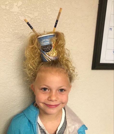 Turn your blond curly hair into ramen noodles for wacky hair day, crazy hair day, wild hair day, etc. Noodle Hair, Spooky Chic, Wacky Hair Days, Hairstyles Kids, Wacky Hair, Easter Hairstyles For Kids, Crazy Hair Day At School, Crazy Hair Day, Easter Hair Bow