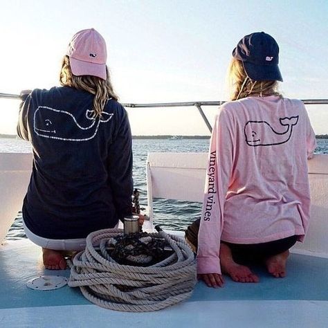 Vineyard Vines Outfits, Preppy Southern, Prep Style, Preppy Lifestyle, Preppy Girl, Vineyard Vines Shirts, Closet Goals, Southern Shirts, Johanna Ortiz